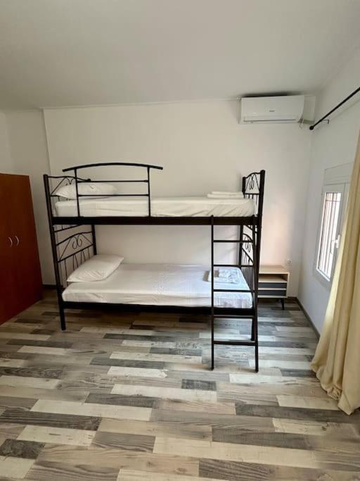 μοντέρνο σπίτι κοντά στον κέντρο της πόλης! Holiday home
